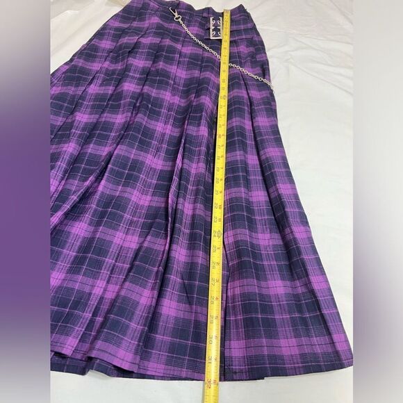 Listen Flavor Purple Checkered Pleated Midi Skirt With Chain Detail - Picture 11 of 11